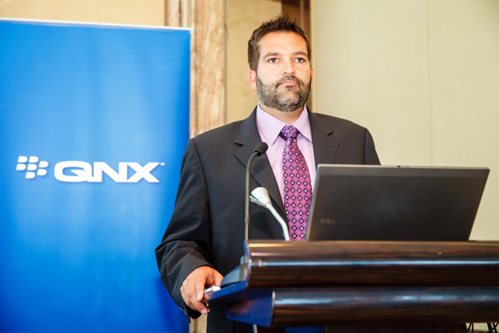 QNX公司汽車(chē)業(yè)務(wù)發(fā)展總監(jiān)Andrew Poliak先生發(fā)言