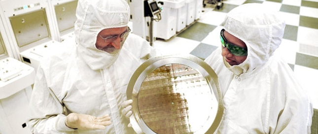 與摩爾定律脫節(jié) 英特爾7nm最早2020年見？